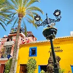 Tropical Old Town *
